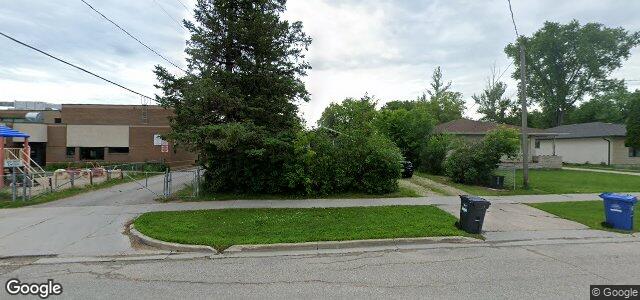 Larawan ng 902 St Therese Avenue sa Winnipeg, Manitoba