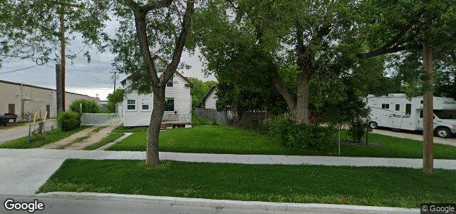 Larawan ng 977 De L'Eglise Avenue sa Winnipeg, Manitoba