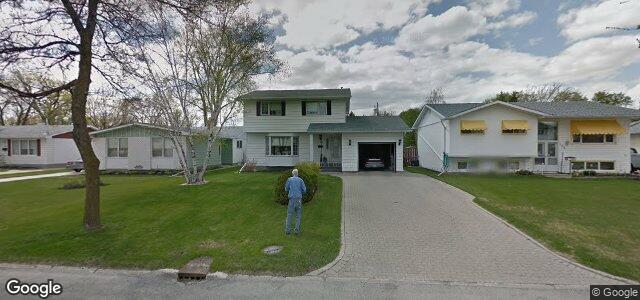 Larawan ng 104 Wharton Boulevard sa Winnipeg, Manitoba