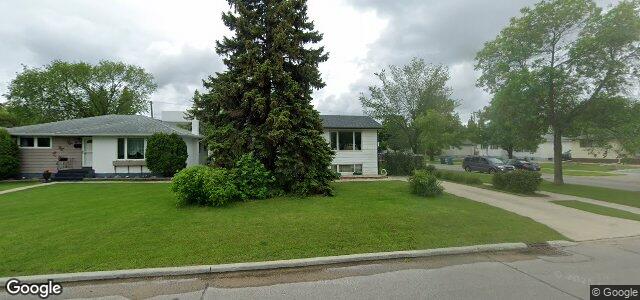 Larawan ng 2 Amarynth Crescent sa Winnipeg, Manitoba