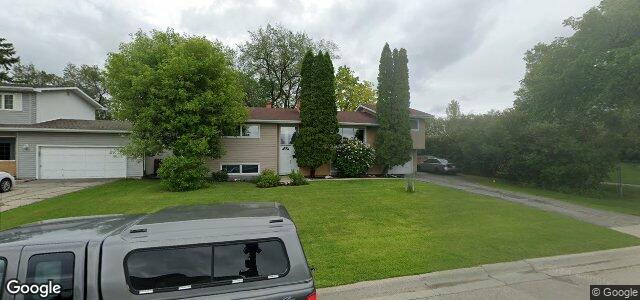 Larawan ng 44 Amarynth Crescent sa Winnipeg, Manitoba