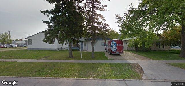 Larawan ng 654 Parkdale Street sa Winnipeg, Manitoba