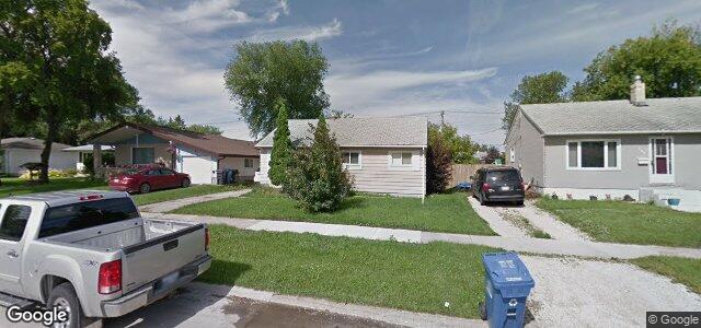 Larawan ng 686 Parkhill Street sa Winnipeg, Manitoba