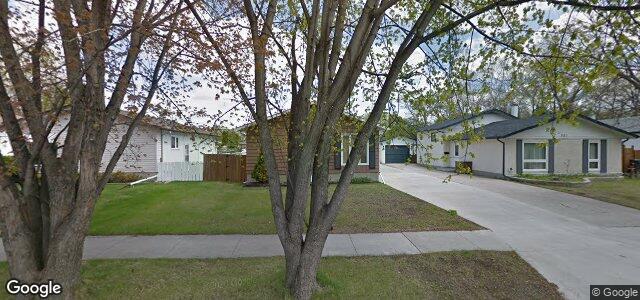Larawan ng 905 Parkhill Street sa Winnipeg, Manitoba