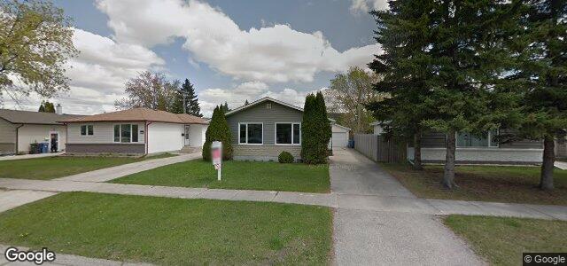 Larawan ng 911 Vimy Road sa Winnipeg, Manitoba
