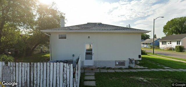 Larawan ng 541 Chalmers Avenue sa Winnipeg, Manitoba