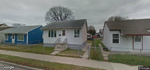 Larawan ng 548 Chalmers Avenue sa Winnipeg, Manitoba