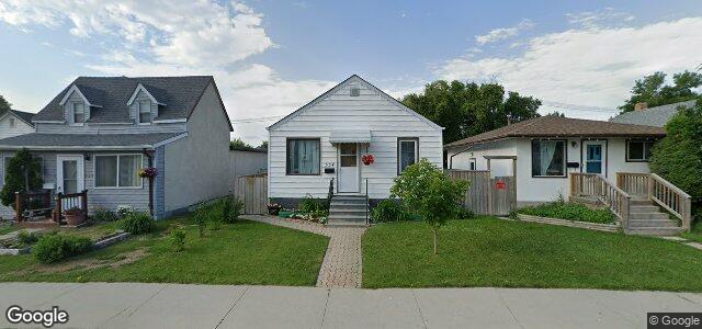 Photo of 554 Castle Avenue in Winnipeg, Manitoba