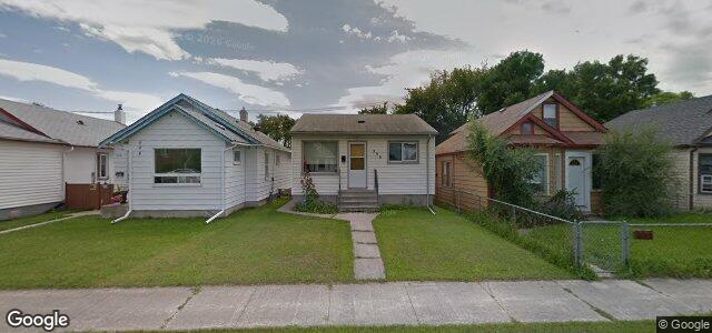 Larawan ng 596 Castle Avenue sa Winnipeg, Manitoba