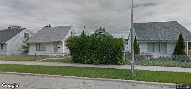 Photo of 611 Harbison Avenue E in Winnipeg, Manitoba