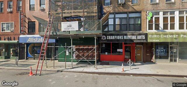 Larawan ng 663 Manhattan Avenue sa Winnipeg, Manitoba