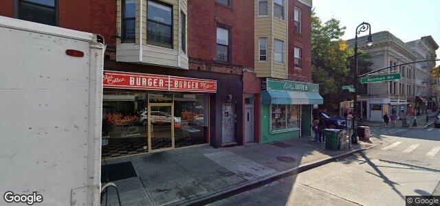 Larawan ng 700 Manhattan Avenue sa Winnipeg, Manitoba