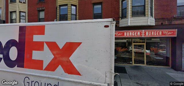 Larawan ng 706 Manhattan Avenue sa Winnipeg, Manitoba