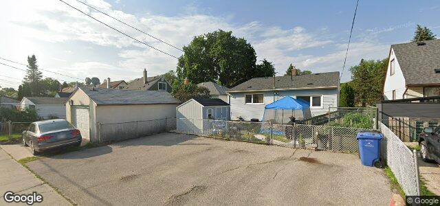 Larawan ng 721 Chalmers Avenue E sa Winnipeg, Manitoba