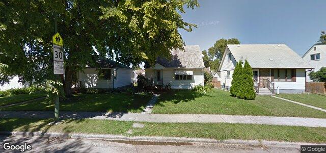 Larawan ng 725 Chalmers Avenue E sa Winnipeg, Manitoba