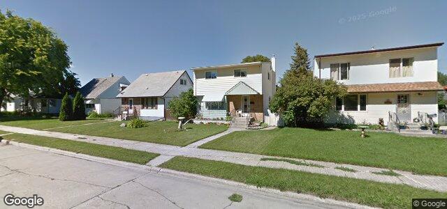 Larawan ng 733 Chalmers Avenue E sa Winnipeg, Manitoba