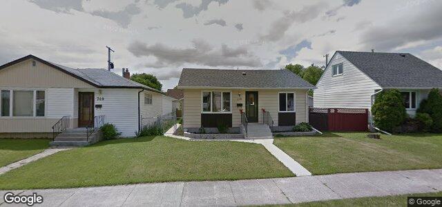 Larawan ng 738 Harbison Avenue E sa Winnipeg, Manitoba