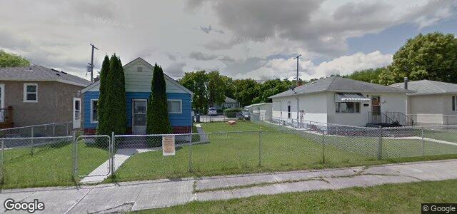 Photo of 824 Martin Avenue E in Winnipeg, Manitoba