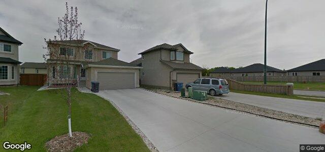 Larawan ng 2 Harry Lehotsky Cove sa Winnipeg, Manitoba