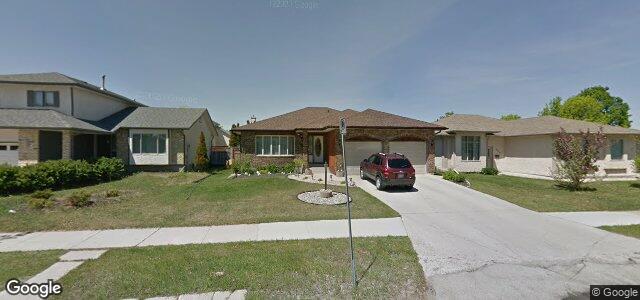 Larawan ng 2032 Sinclair Street sa Winnipeg, Manitoba