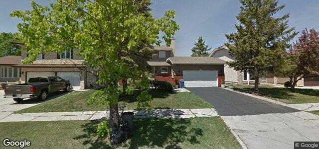 Photo of 2062 Sinclair Street in Winnipeg, Manitoba