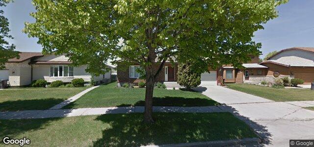 Larawan ng 2074 Sinclair Street sa Winnipeg, Manitoba
