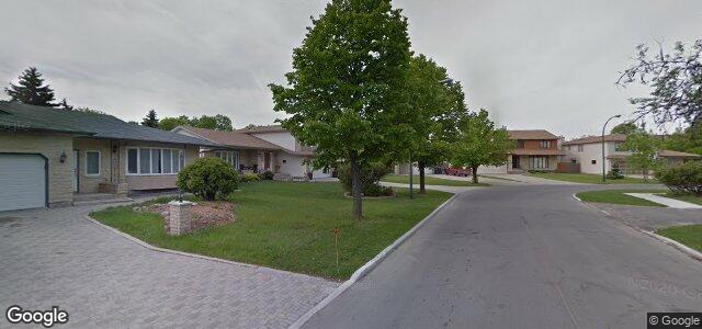 Larawan ng 212 Ambassador Row sa Winnipeg, Manitoba