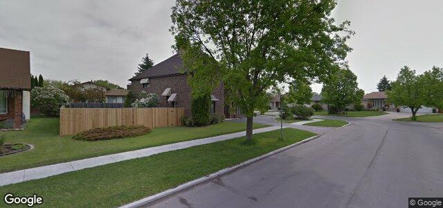 Larawan ng 215 Ambassador Row sa Winnipeg, Manitoba