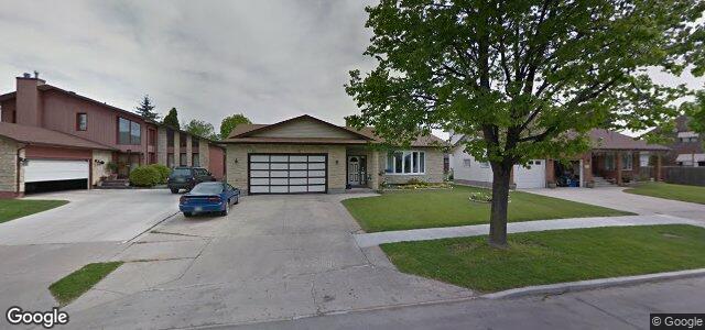 Larawan ng 225 Ambassador Row sa Winnipeg, Manitoba