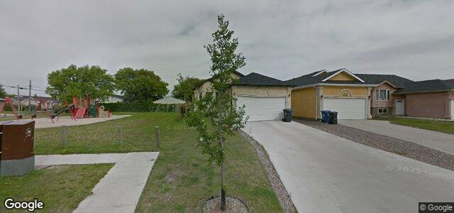 Larawan ng 418 Swailes Avenue sa Winnipeg, Manitoba