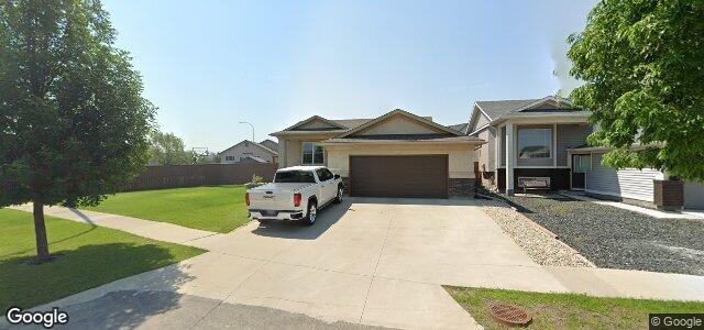 Larawan ng 504 Templeton Avenue sa Winnipeg, Manitoba