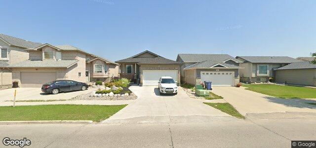 Larawan ng 527 Templeton Avenue sa Winnipeg, Manitoba