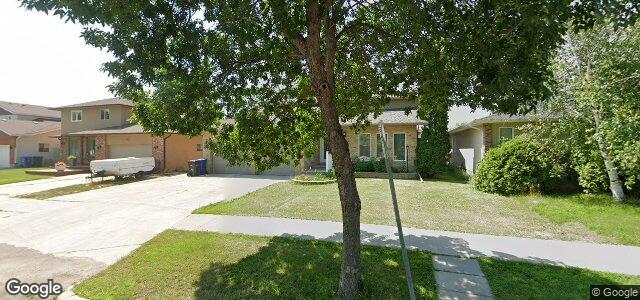 Larawan ng 566 Templeton Avenue sa Winnipeg, Manitoba