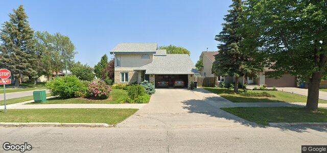 Larawan ng 571 Templeton Avenue sa Winnipeg, Manitoba