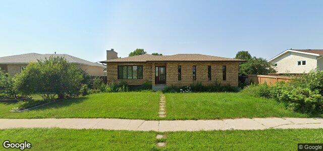 Larawan ng 740 Templeton Avenue sa Winnipeg, Manitoba