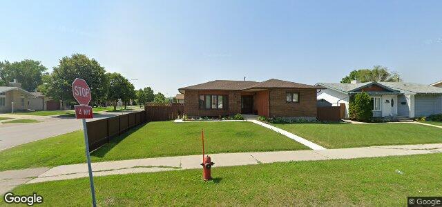 Larawan ng 800 Templeton Avenue sa Winnipeg, Manitoba