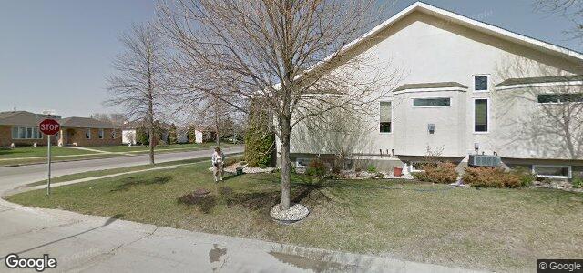 Larawan ng 821 Templeton Avenue sa Winnipeg, Manitoba