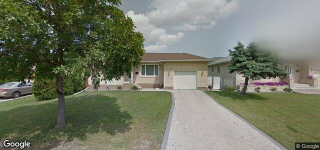 Larawan ng 825 Beecher Avenue sa Winnipeg, Manitoba