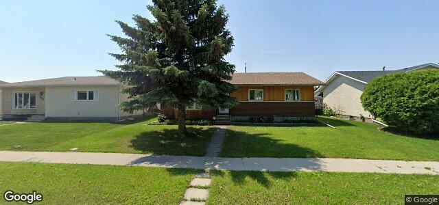 Larawan ng 828 Templeton Avenue sa Winnipeg, Manitoba