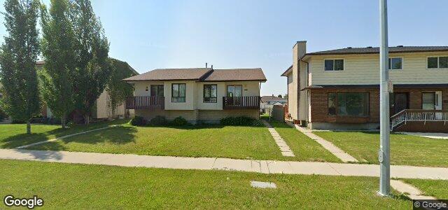 Larawan ng 860 Templeton Avenue sa Winnipeg, Manitoba