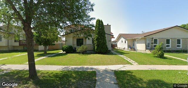 Larawan ng 874 Templeton Avenue sa Winnipeg, Manitoba