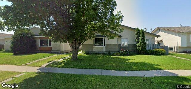Larawan ng 884 Templeton Avenue sa Winnipeg, Manitoba