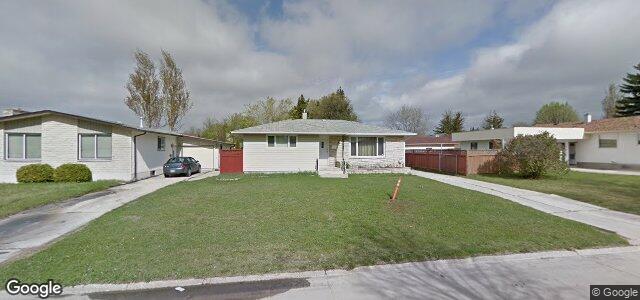 Larawan ng 10 Marquis Crescent sa Winnipeg, Manitoba