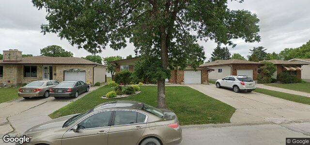 Larawan ng 10 Pickley Crescent sa Winnipeg, Manitoba