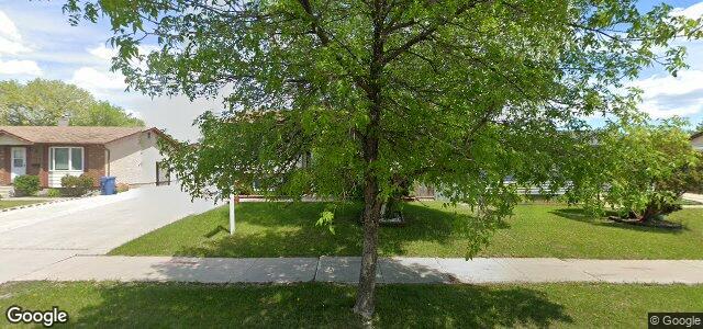 Larawan ng 105 Mapleton Drive sa Winnipeg, Manitoba