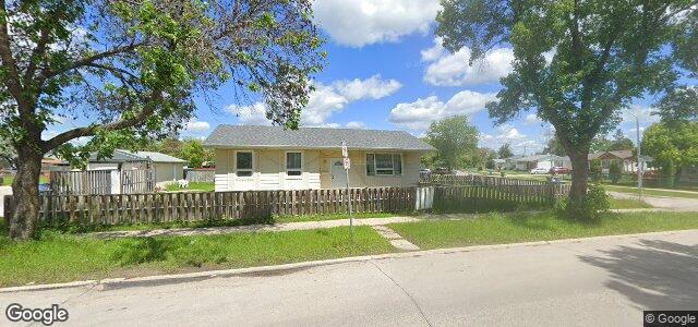 Larawan ng 121 Mapleglen Drive sa Winnipeg, Manitoba