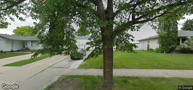 Larawan ng 121 Massena Crescent sa Winnipeg, Manitoba