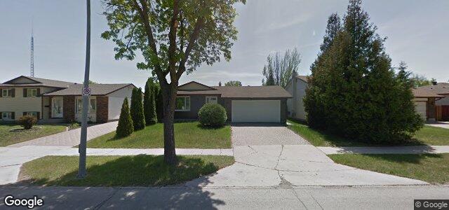 Larawan ng 124 Mapleton Drive sa Winnipeg, Manitoba