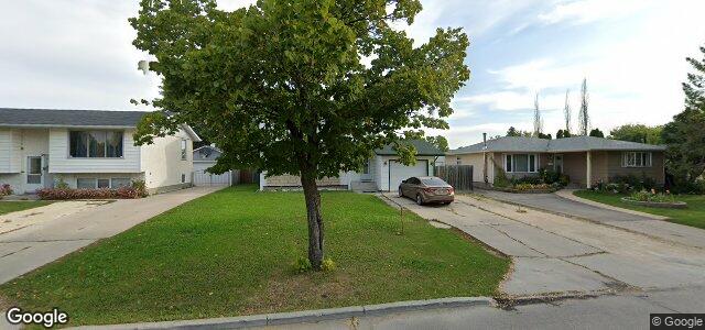 Larawan ng 135 Ashmore Drive sa Winnipeg, Manitoba
