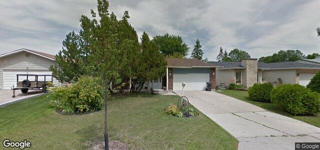 Larawan ng 14 Maddin Crescent sa Winnipeg, Manitoba